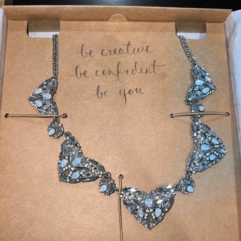 ✨SALE✨ NIB Chloe + Isabel Belle Statement Necklace